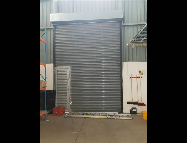 300M² WAREHOUSE SOLD IN LINBRO PARK
